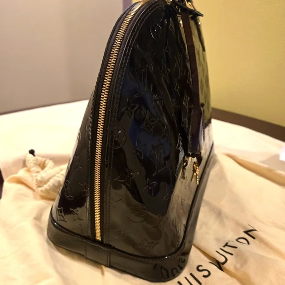 Louis Vuitton Alma GM Vernis Amarante Handbag - Picture 4 of 10